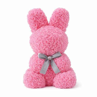 Заяц из роз розовый